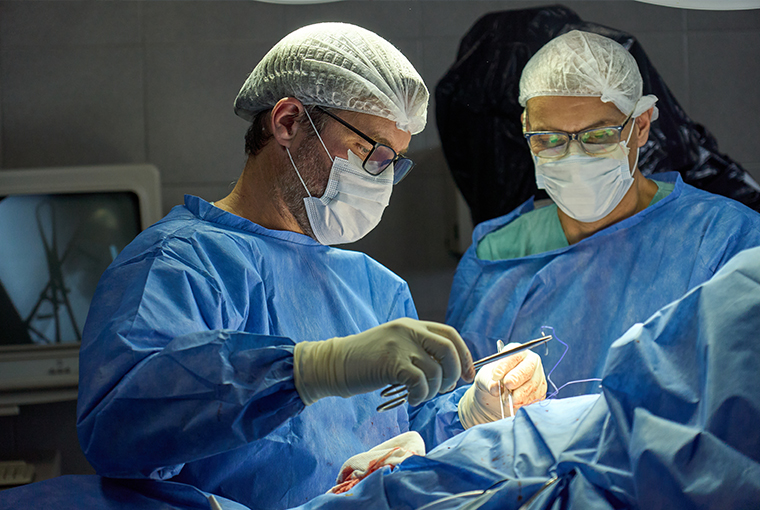 يُسرّع نمو الجراحة العالمية قليلة التوغل الابتكار في سقط الأقطاب الكهربائية التي تُستخدم لمرة واحدة، مع تركيز البحث والتطوير على المراقبة الذكية والمواد الصديقة للبيئة